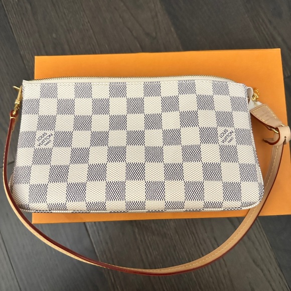 Louis Vuitton Pochette Accessoires - Picture 2 of 6